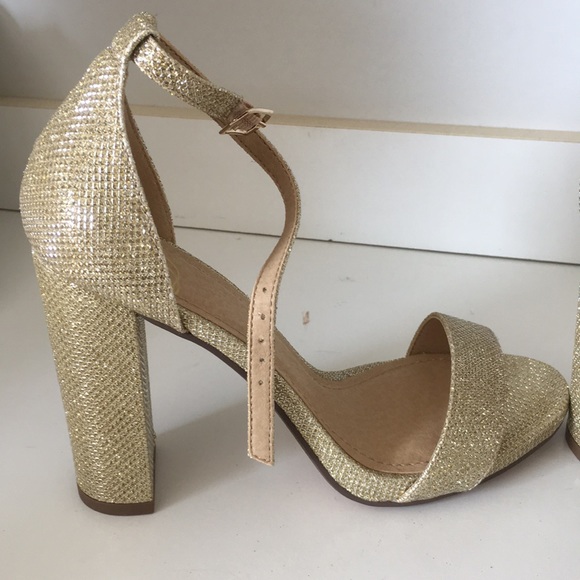 Golden glittery heals!! - Picture 5 of 7